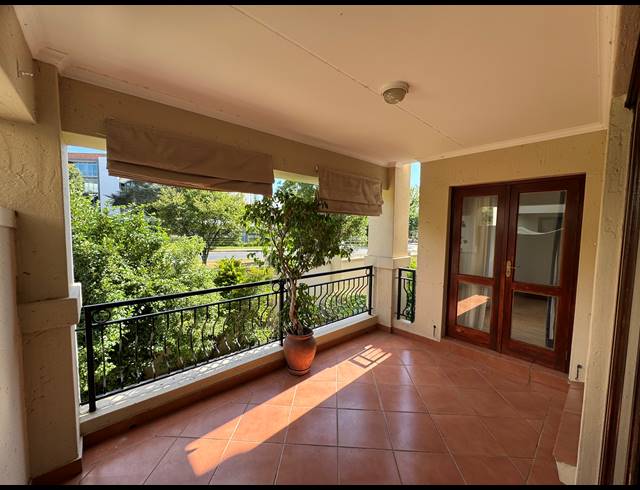 3 BEDROOM APARTMENT RENTED IN BRYANSTON